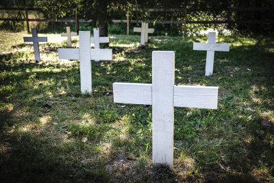 Indian Henry's Grave Monument
