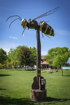 Beeest: Yellow Jacket on a Pole