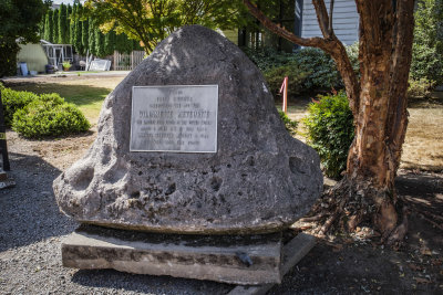 Willamette Meteorite Monument