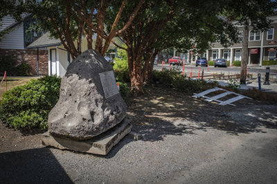 Willamette Meteorite Monument