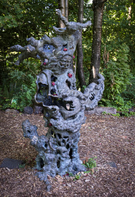 Jerry Garcia Tree Sculpture