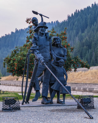 Sunshine Mine Happy Family Statue