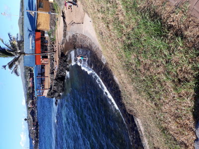 Hanga Roas bathing and surfing spot.