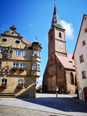 Rathaus, Kirche und Museum