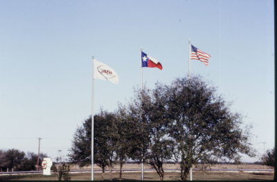 VMW, 3 Flags.jpg