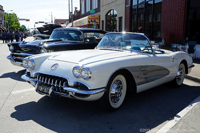 garland_car_show
