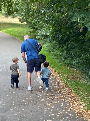 SheldonWithArchie&Charlie35.jpg
