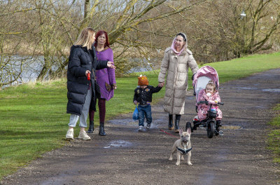 SundayFamilyWalk05.jpg