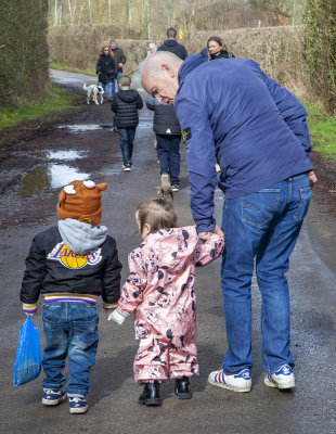 SundayFamilyWalk17.jpg