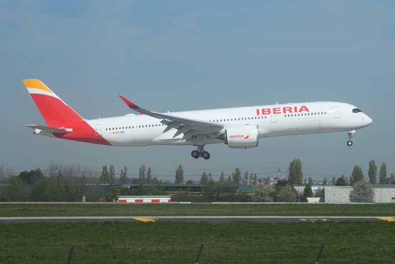 Iberia Airbus A350-900 EC-NMZ