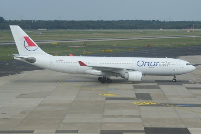 Onur Air Airbus A330-200 TC-OCE
