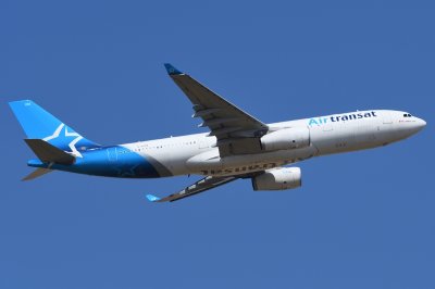 Air Transat Airbus A330-200 C-GTSZ