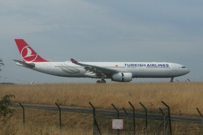 Turkish Airlines Airbus A330-300 TC-LOF