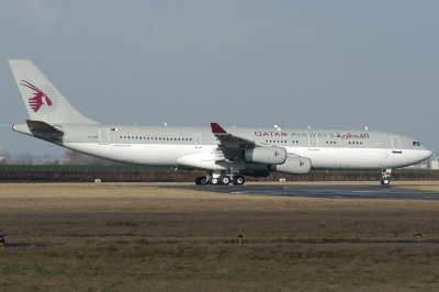 Qatar Airbus A340-200 A7-HHK