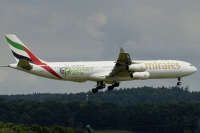 Emirates Airbus A340-300 A6-ERO