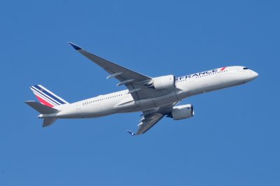 AIRFRANCE Airbus A350-900 F-HTYC  'City of Saint Denis de la Reunion'
