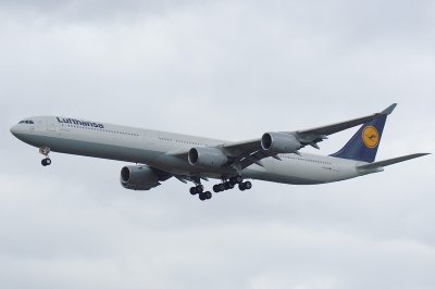 Lufthansa Airbus A340-600 D-AIHH
