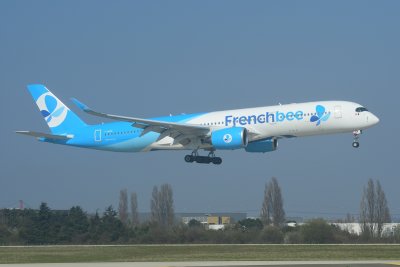 Frenchbee  Airbus A350-900 F-HREN
