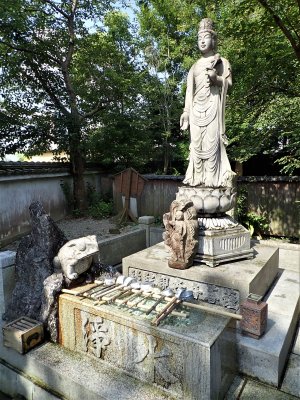 Bodhisattva statue at  Ryōzenji