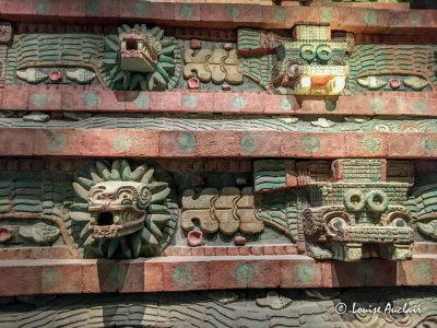 Serpent  plumes du temple de Quetzalcoalt  (Teotihuacan)