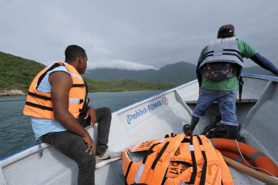 Parque N Tayrona, boat from Playa Cristales