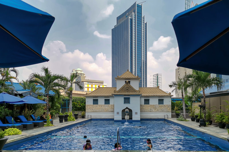 Hotel Pool