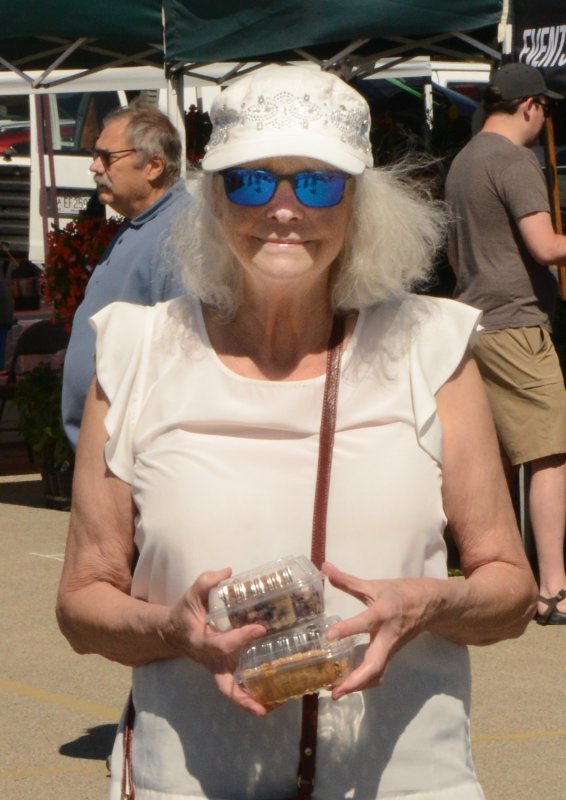 20220626 VISIT TO A WISCONSIN SPRING FARMER'S MARKET