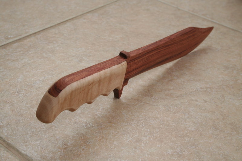 Bowie knife