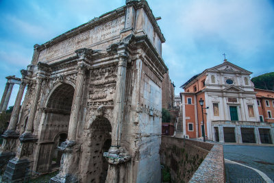 Arco di Settimio Severo, Chiesa di San Giuseppe dei Falegnami