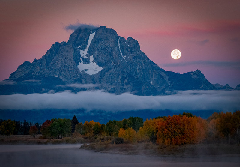 Full Moon at Sunrise - Great Tetons NP_2471.jpg