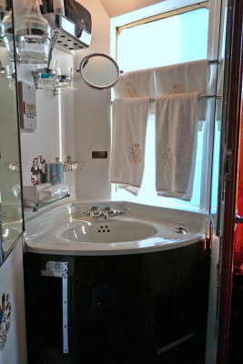 Vanity in twin cabin on the Orient-Express