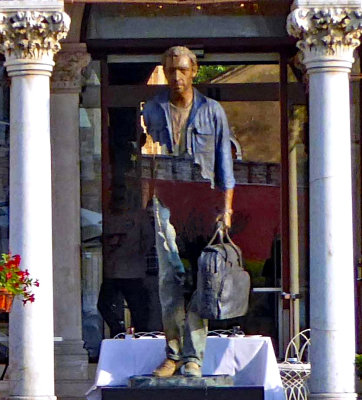 Bruno Catalano creates statues of workers with large parts of their bodies missing