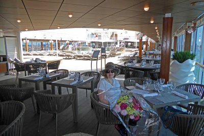 Lunch at Pool Grill on Azamara Pursuit