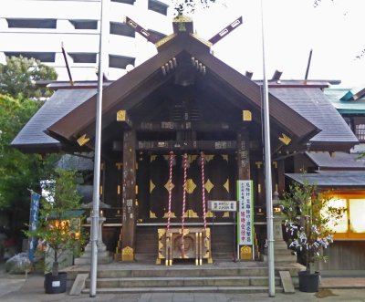 Namiyoke Inari Shrine was founded in 1658