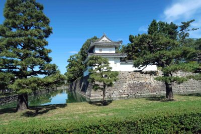 Moat and guard tower surrounding Nijo Castle (1603)