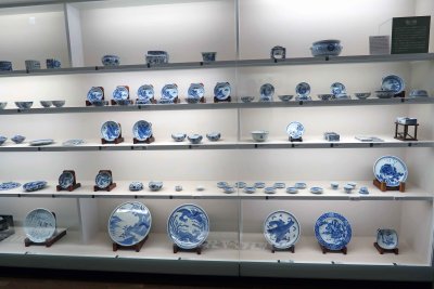Kameyama ware (1807-65) in Nagasaki was deeply influenced by Chinese and Dutch trading