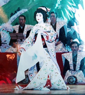 Another picture of Tomoka as a Kabuki Dancer with the Japanese National Troupe