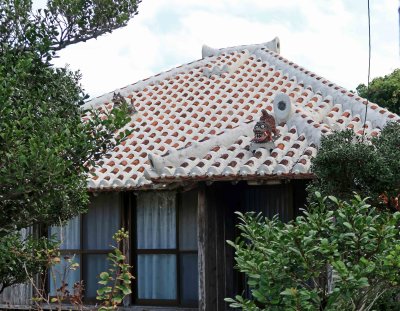 Really pretty roof with 'shisa' on Taketomi Island