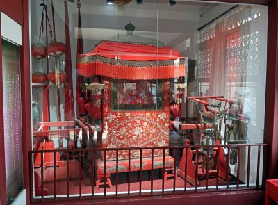 Sedan chair in the Shi Family Mansion