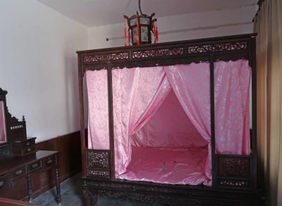 Boudoir of unmarried ladies at the Shi Family Mansion