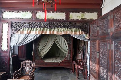 Master's bedroom at the Shi Family Mansion