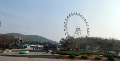Ferris Wheel at Labor Park in Dalian, China