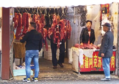 Street market butcher in Shanghai