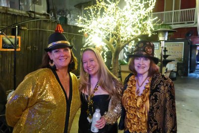 Mon Nite Black & Gold Party