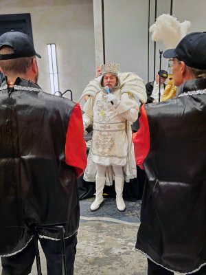 Bill (Okeanos King) addresses the Krewe