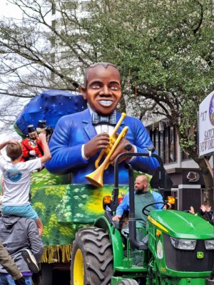 Okeanos Float 17