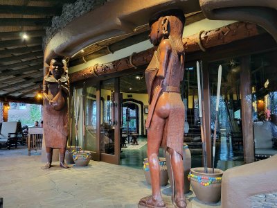 Statues at outside entrance to Serengeti Serena Bar