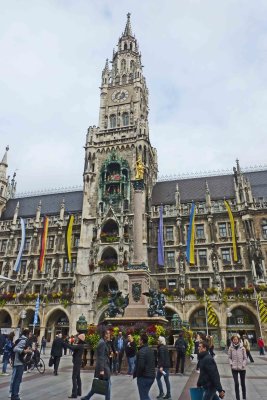 Minimal damage to the Munich Town Hall occurred during the air raids on Munich 1944