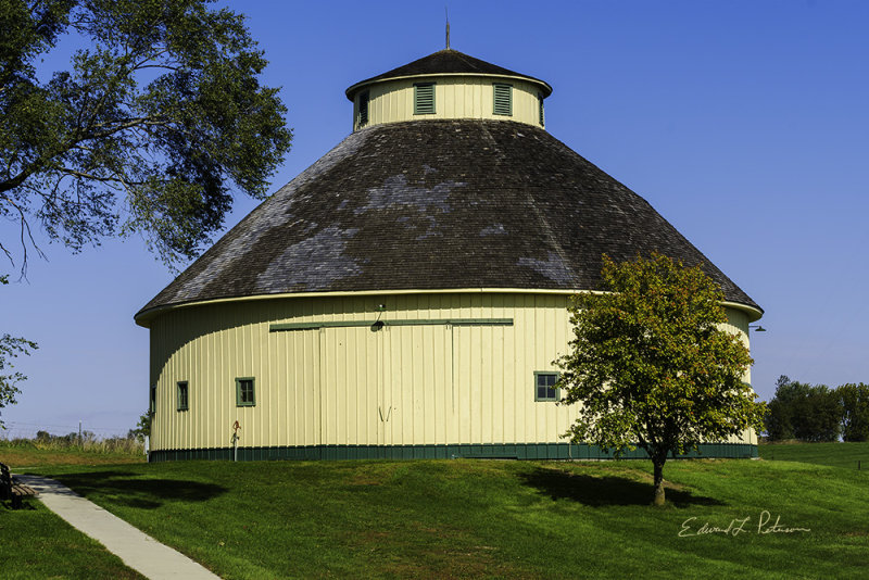 Taylor County Historical Museum has done an excellent job of restoring a round yellow barn.  They have plans for putting on a new roof in the upcoming year.  I wasn't able to get inside this day so I'll have to go back after the roofing is done.

An image may be purchased at http://fineartamerica.com/featured/round-yellow-barn-edward-peterson.html?newartwork=true