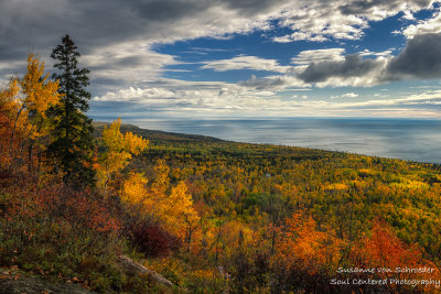 Autumn hike -  Oberg Mountain loop, Lake Superior view